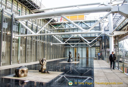 Sculpture pool at the top of the Centre Pompidou